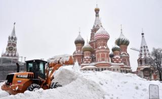 Catapila ka'eji na-ekpopu sunoo na Red Square na Moscow - 4/2/2018