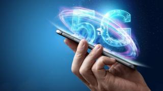 அமெரிக்கா - சீனா - பிரிட்டன்: பூகோள அரசியலில் சிக்கிக்கொண்ட ஹுவாவே நிறுவனம்