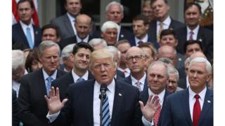 Un début de satisfaction pour lui car le remplacement d'Obamacare constitue l'une de ses principales promesses de campagne.
