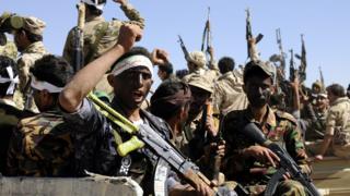 Newly recruited Houthi fighters shout in Sanaa, Yemen, 03 January 2017.