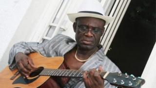 Simaro Lutumba fut un virtuose de la guitare.