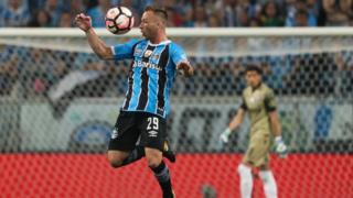 Arthur est vainqueur de la Copa Libertadores 2017 avec le Gremio.