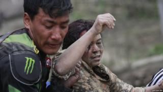 A girl is saved by a Nepali cyclist