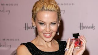 Kylie Minogue 'Darling' parfümünün tanıtımında