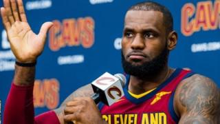 LeBron James asema hatokubali Trump kutumia michezo kutugawanya