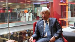 Канатбек Муратбеков экологиялык жана техникалык көзөмөл текшерүүлөрү жылына 70 миңден он беш миңге чейин азайды дейт.