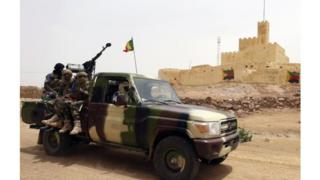 Une patrouille de soldats maliens à Kidal en 2013