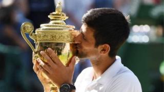 Avec la victoire à Wimbledon, Djokovic passe de la 21e à la 10e place mondiale, avec 13 trophées majeurs dans son palmarès.