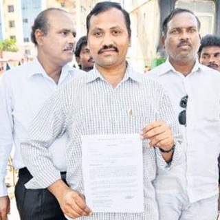 సస్పెన్షన్ ఉత్తర్వుతో కండక్టర్ సంజీవ్