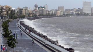 फक्त पूर्व किनाऱ्यावरील राज्यांनाच हे वादळं का धडकतात? मुंबईला का नाही?