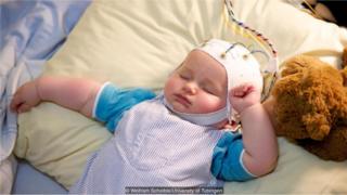 bebê dormindo