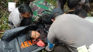 Jumaidi mengalami patah tulang di tangannya dan kini sedang dirawat di RS Bhayangkara di Jayapura