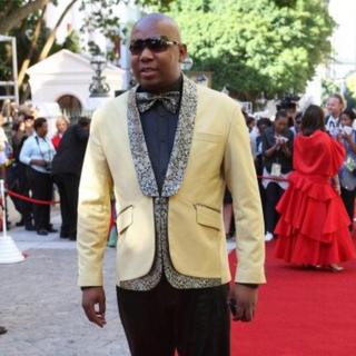 Le vice-ministre Manana a réagi en demandant pardon à la jeune femme, aux Sud-africains et aux femmes.