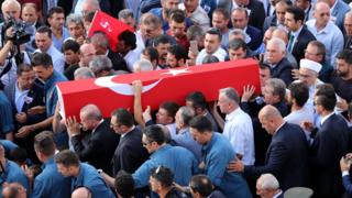 Karakaya ve bebeğinin cenazesi