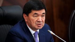 Мухамметкалый Абулгазиев мурунку өкмөт башчы Сапар Исаковдун отставкасынан кийин премьер-министрликке келди