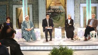 المشاركون في حلقة حوارات عالمية
