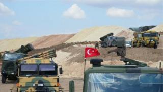 Ciidanka Turkiga waxay Idlib ka galeen Reyhanli oo ku taalla gobolka koofurta Turkiga ee Hatay.