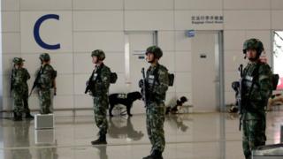 Zimwe mu ndege zava Shanghai zatevye kubera igisasu