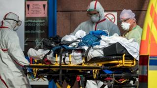 Paciente é admitido em hospital na Alemanha