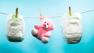 pampers