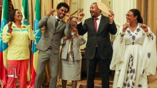 L'athlète Feyisa Lelisa, médaillé d'argent des Jeux Olympiques de Rio en 2016, a finalement reçu mardi soir.