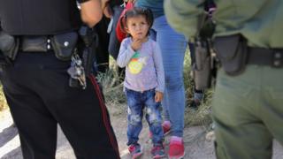 children-at-us-mexico-border.