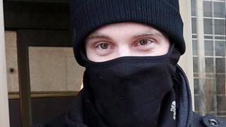 Canada police 'kill suspect in anti-terror operation' - BBC News