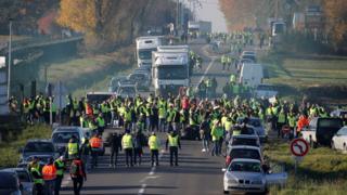 Protesters block route between Paris and Brussels