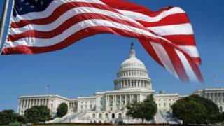 Ile ijọba Amerika ati aṣia orilẹede naa