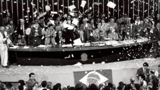 Cerimônia de promulgação da Constituição em 1988