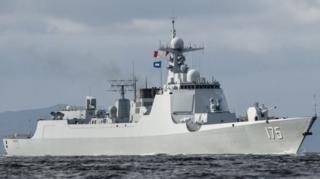เรือพิฆาตชนิด 052D ของจีนบรรทุกขีปนาวุธไว้หลายประเภทรวมทั้งตอร์ปิโด
