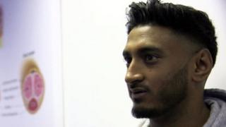 Abdul Hasan avuga ko iyo miti yo kwongereza ubunini bw'igitsina ituma yiyumva ko ari uwundi mugabo abushitse