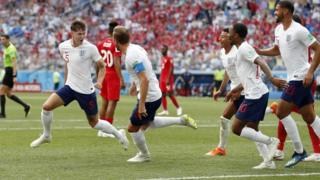Les joueurs de l'équipe d'Angleterre jubilent après le but de John Stones.