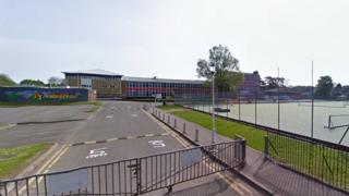 ysgol