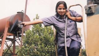 বাংলাদেশের প্রথম নারী ট্রেন চালক সালমা খাতুন