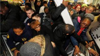 Black Friday izdihamı