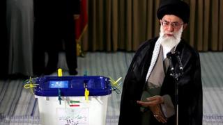 شرکت آیت الله خامنه ای در انتخابات ریاست جمهوری دهم