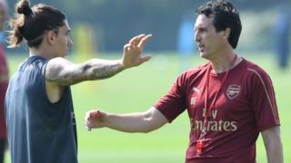 Unai Emery na Hector Bellerin