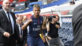 Neymar transfer PSG