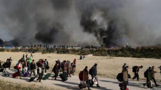 Jusqu'à présent, 4 404 migrants ont été emmenés dans des centres à travers le pays d'après la préfecture.