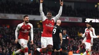 Welbeck na murnar cin kwallo