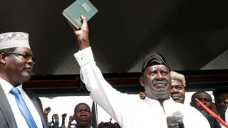 Raila Odinga fi bibeli bura