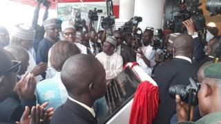 Buhari n ṣi olu ileeṣẹ EFCC l'Abuja