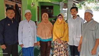 Pengurus Yayasan Darunnajat Maza mendatangi Robiatul untuk meminta maaf.