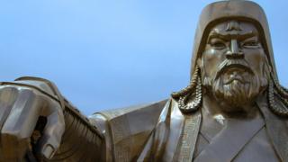 تمثال يجسد القائد العسكري المغولي جنكيز خان