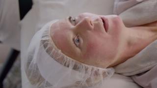 Gwyneth Paltrow getting a 'vampire facial'