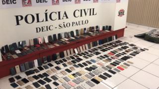 Celulares apreendidos com porteiro durante carnaval em São Paulo