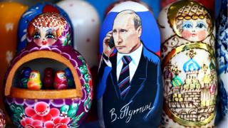Матрешка с изображением Путина