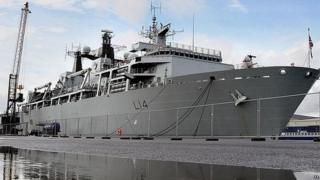 HMS Albion в доке в Белфасте
