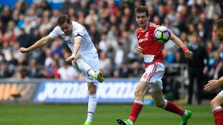 Gylfi Sigurdsson oedd bygythiad mwyaf yr Elyrch